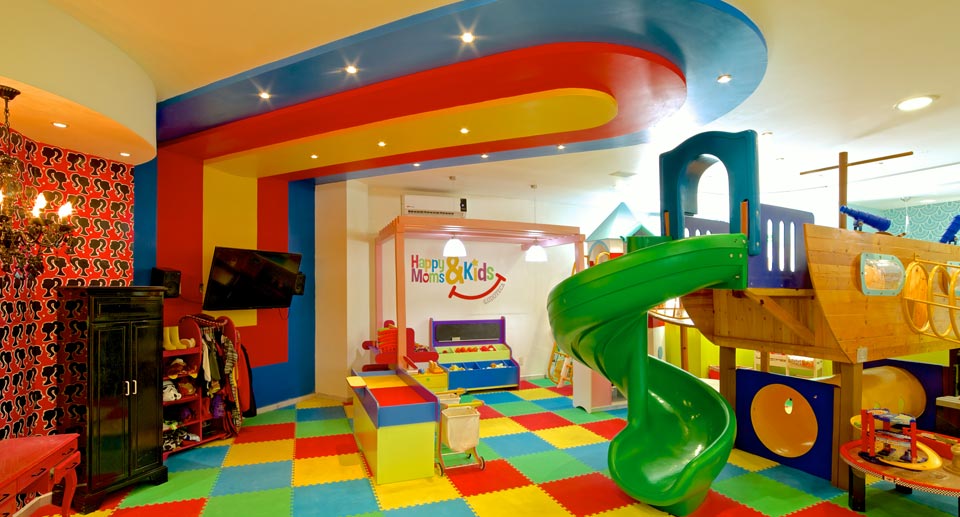 Happy Moms & Kids